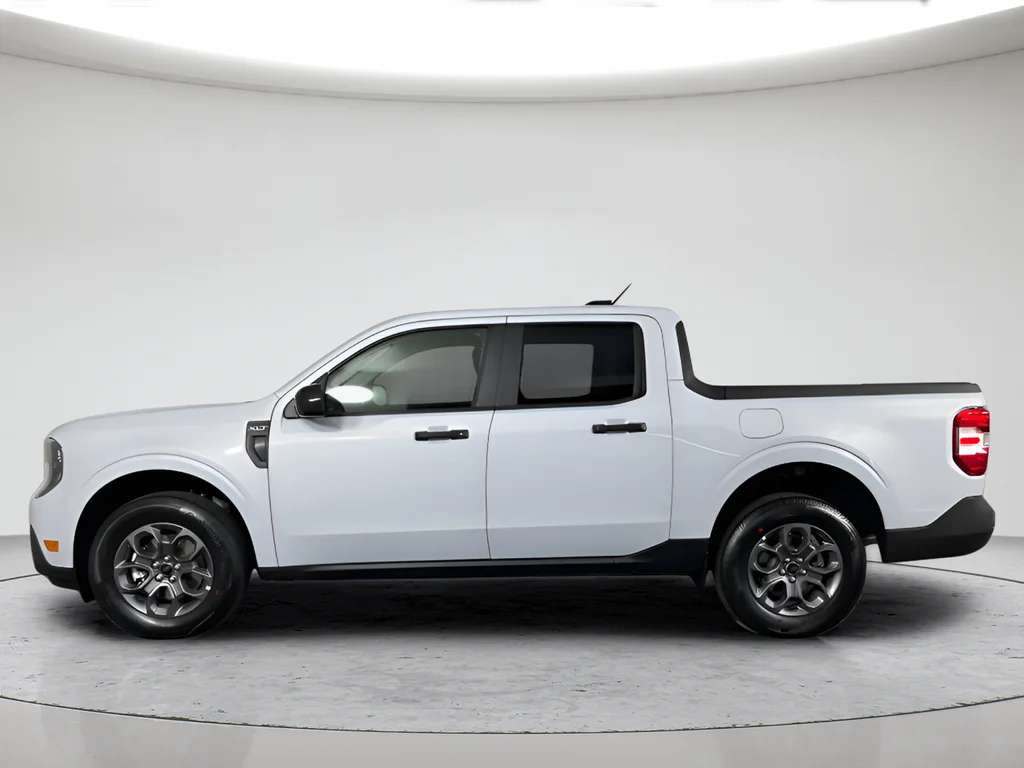 New 2026 White Ford XLT image 6