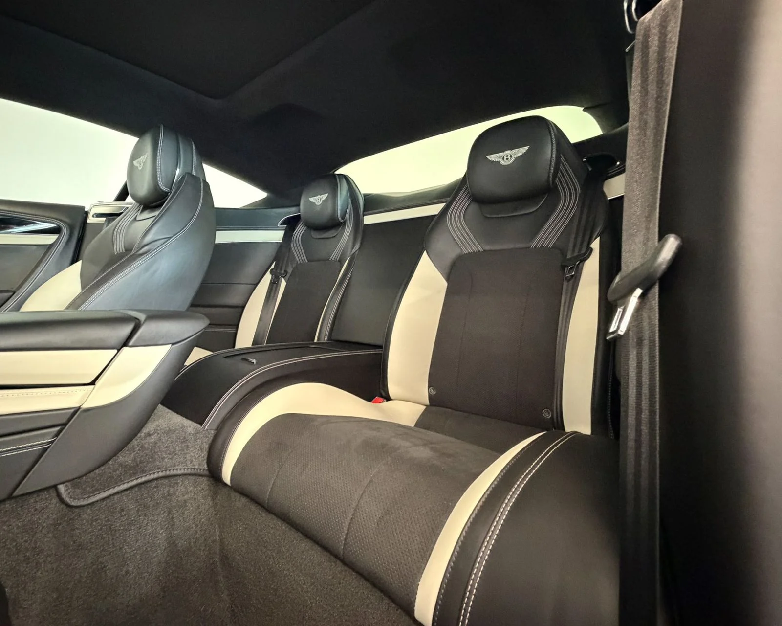 Used 2023 White Bentley V8 S image 14