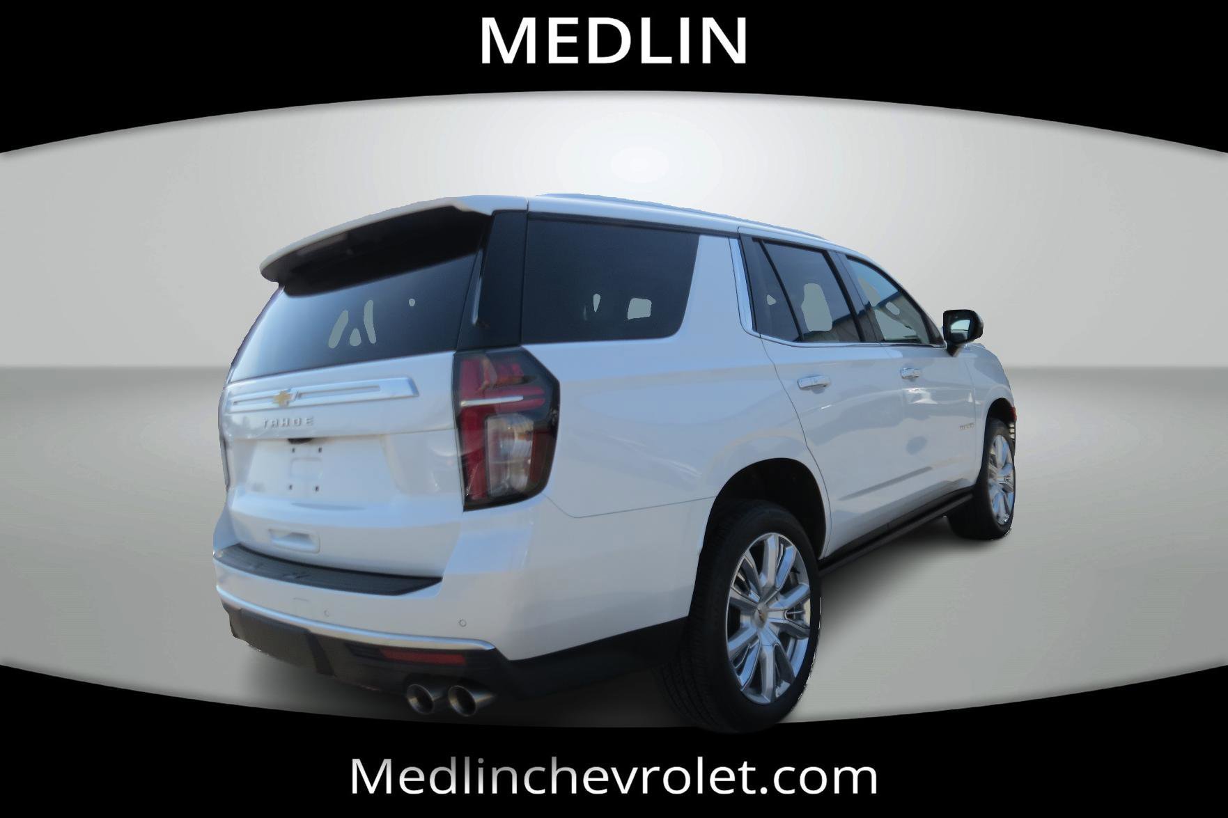 Used 2024 Iridescent Pearl Tricoat Chevrolet High Country image 7