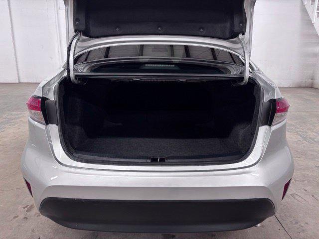 Used 2025 CLASSIC SILVER METALLIC Toyota  image 26