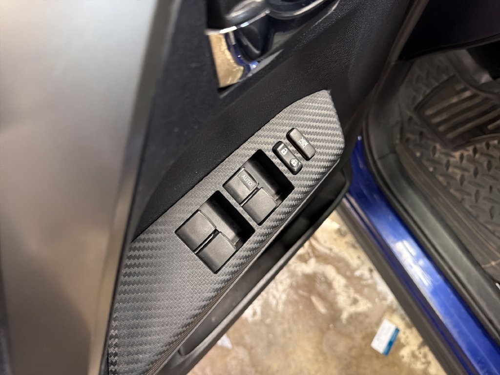 Used 2014 Blue Toyota XLE image 16