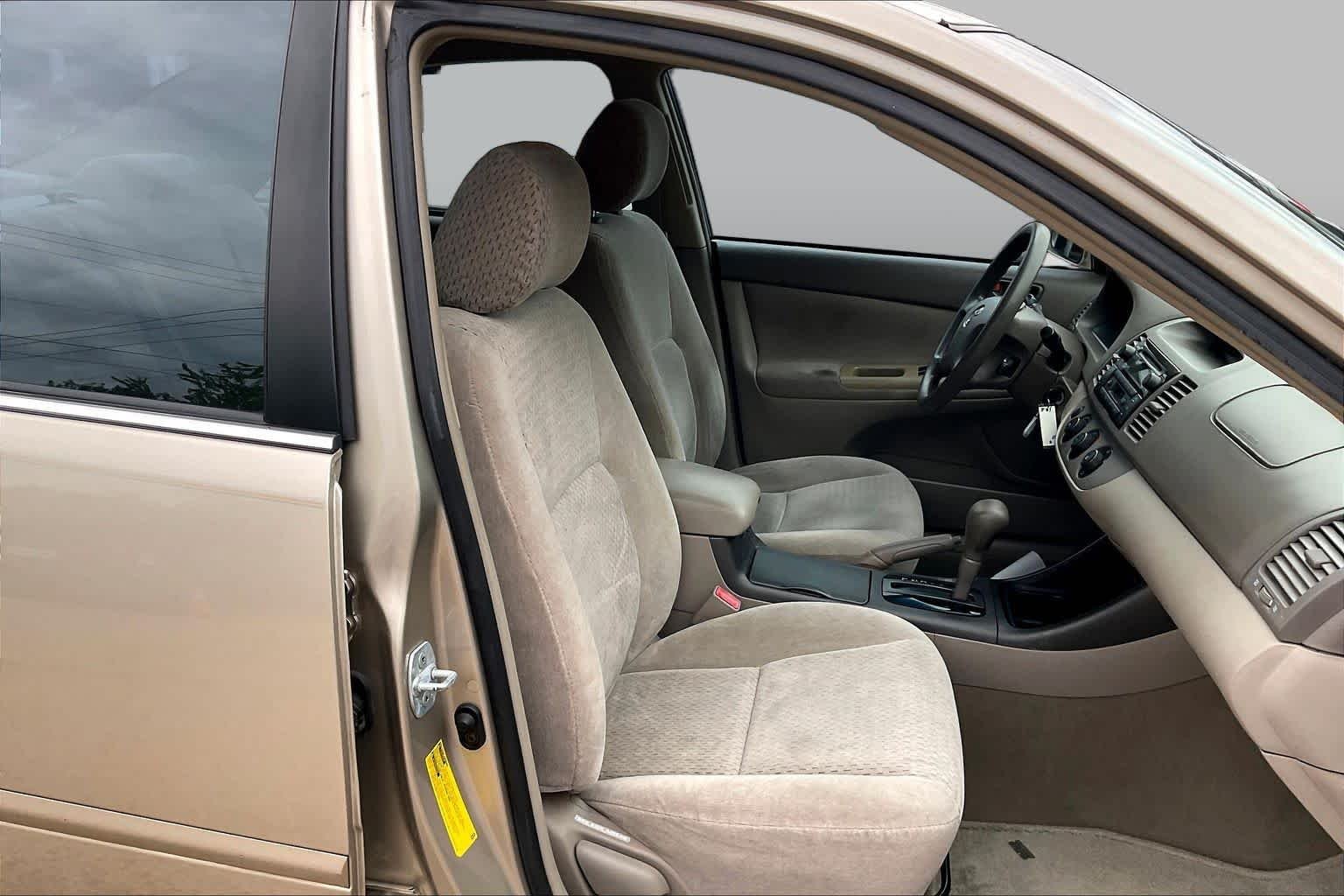 Used 2003 Desert Sand Mica Toyota LE image 8
