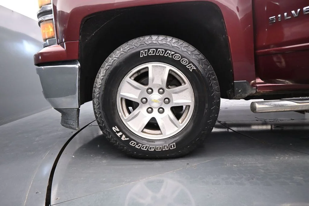 Used 2015 Red Chevrolet LT image 25