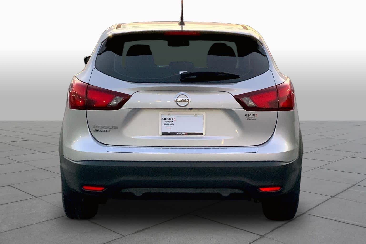 Used 2019 Brilliant Silver Metallic Nissan S image 5