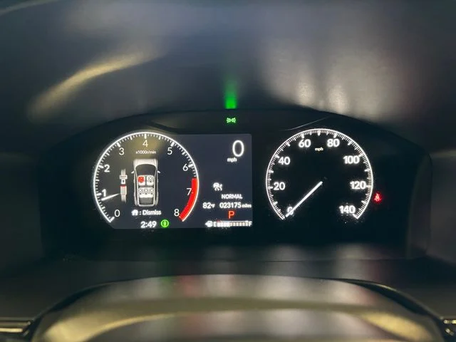 Used 2023 White Honda EX image 17