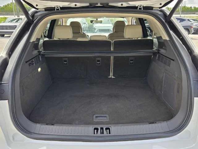 Used 2019 White Lincoln Reserve image 13
