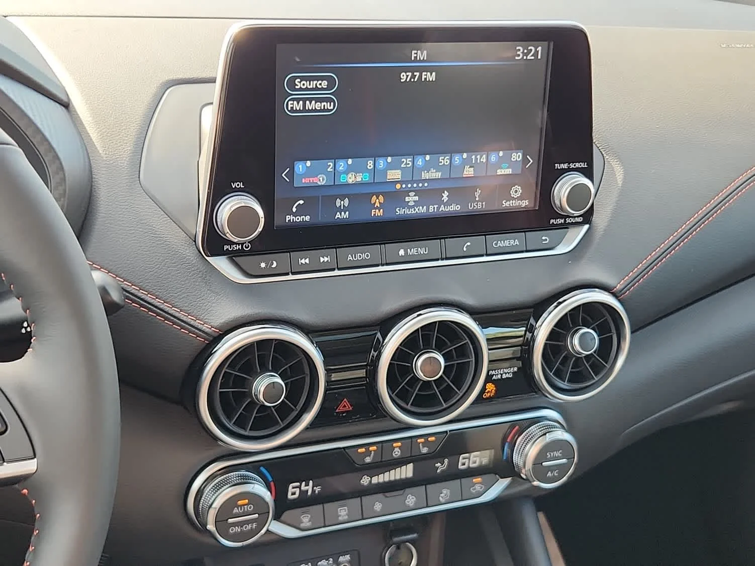 Used 2025 Aspen White Tricoat/Super Black Nissan SR image 14