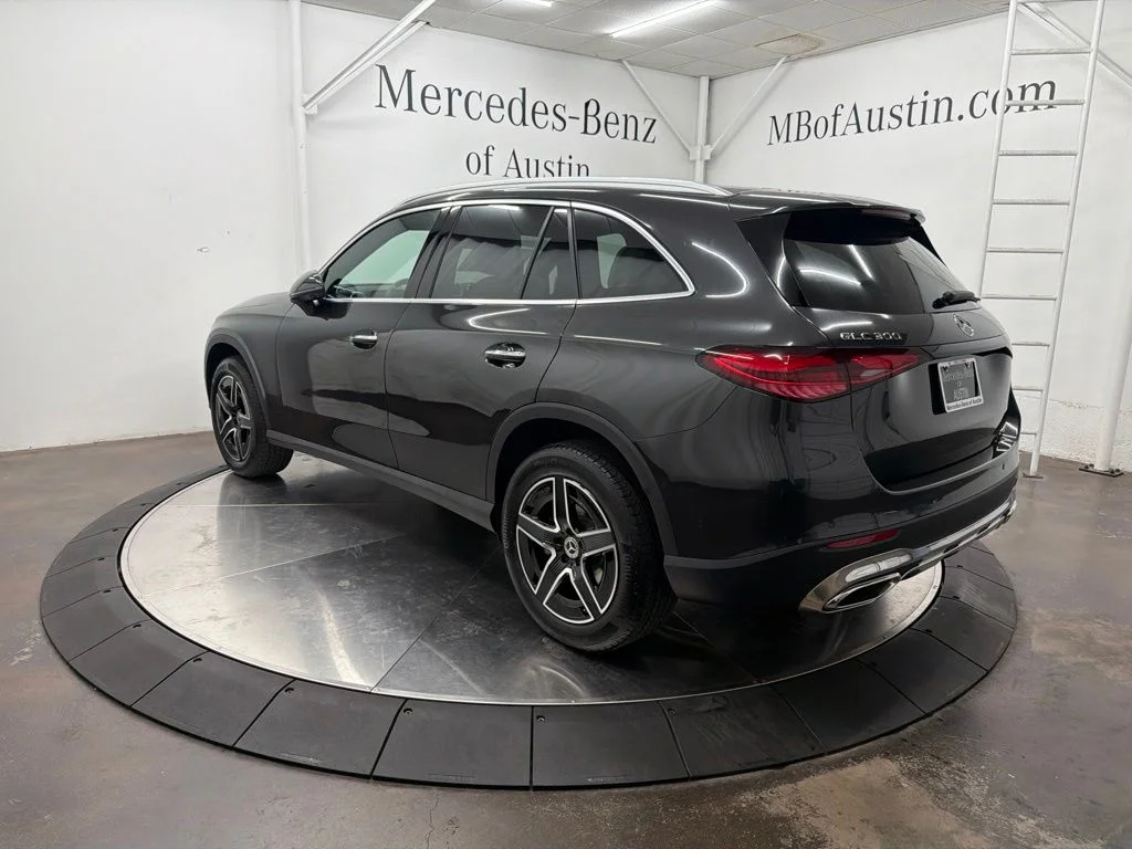 New 2027 Gray Mercedes-Benz GLC 300 image 5