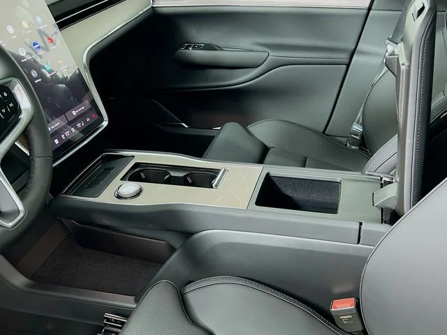 2025 Volvo EX90 Ultra - Photo 11