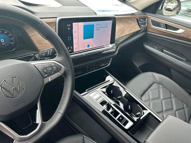 New 2026 White/off-white Volkswagen 2.0T SE w/Technology image 21