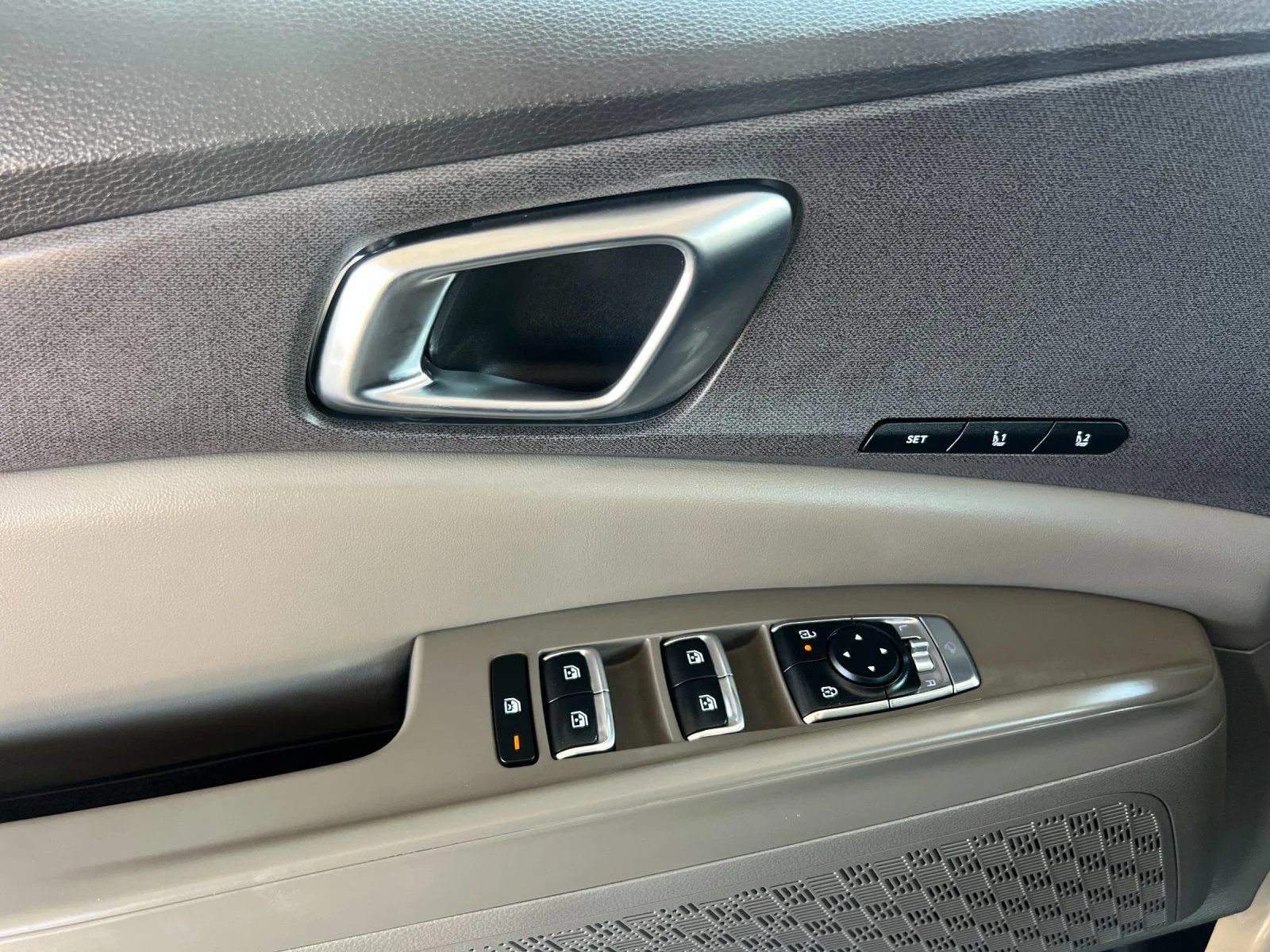 2026 Kia Carnival EX - Photo 10