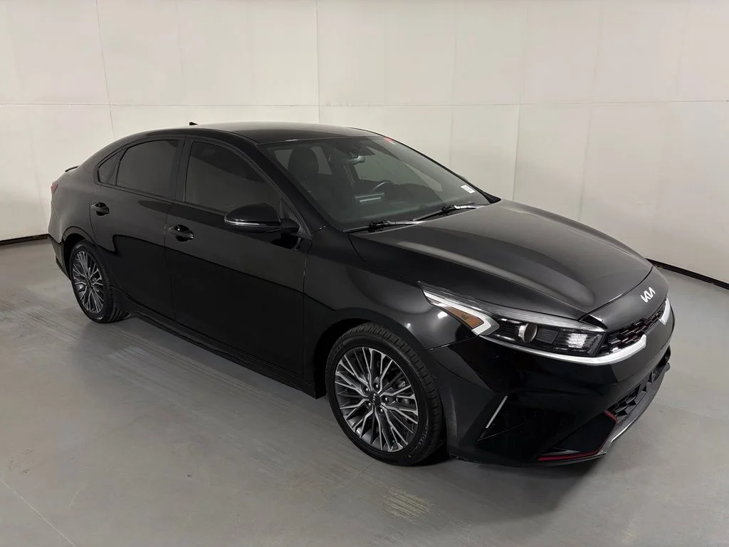 Used 2023 Black Kia GT-Line image 2