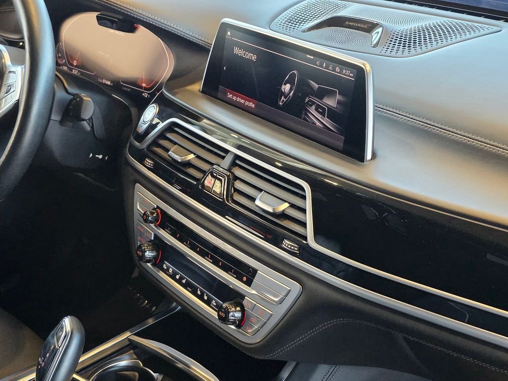 2021 BMW 7 Series M760i - Photo 50