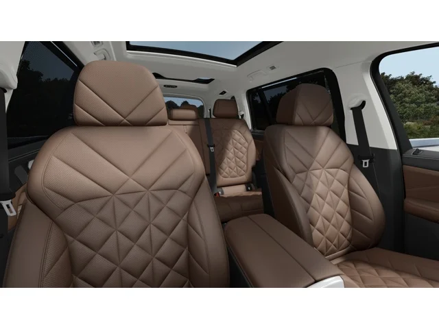 New 2027 Mineral White Metallic BMW  image 11