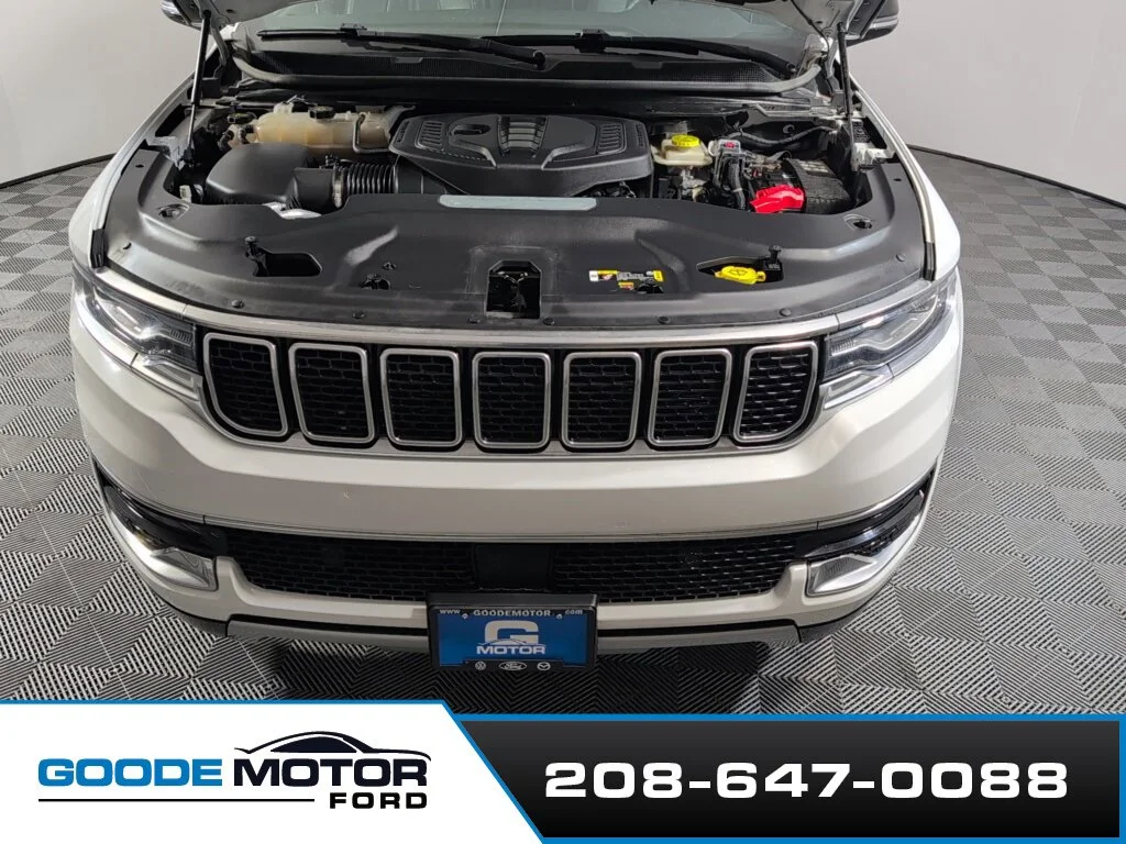 Certified Used 2024 Bright White Clearcoat Jeep Series II image 26