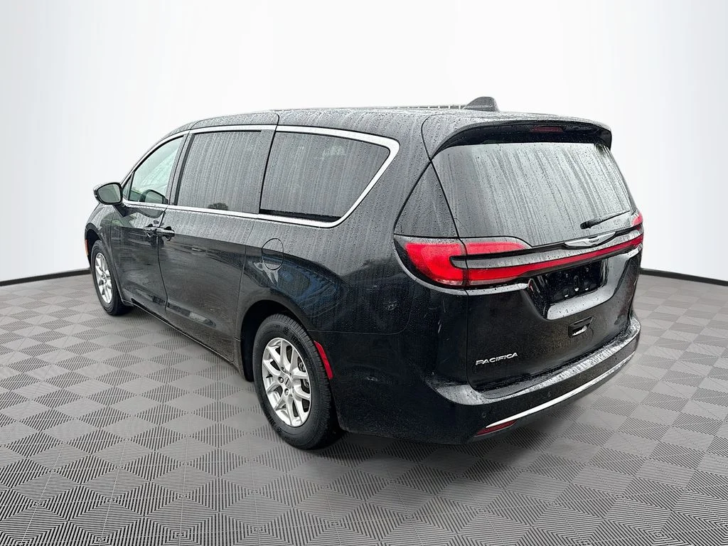 Used 2025 Black Chrysler Select image 8
