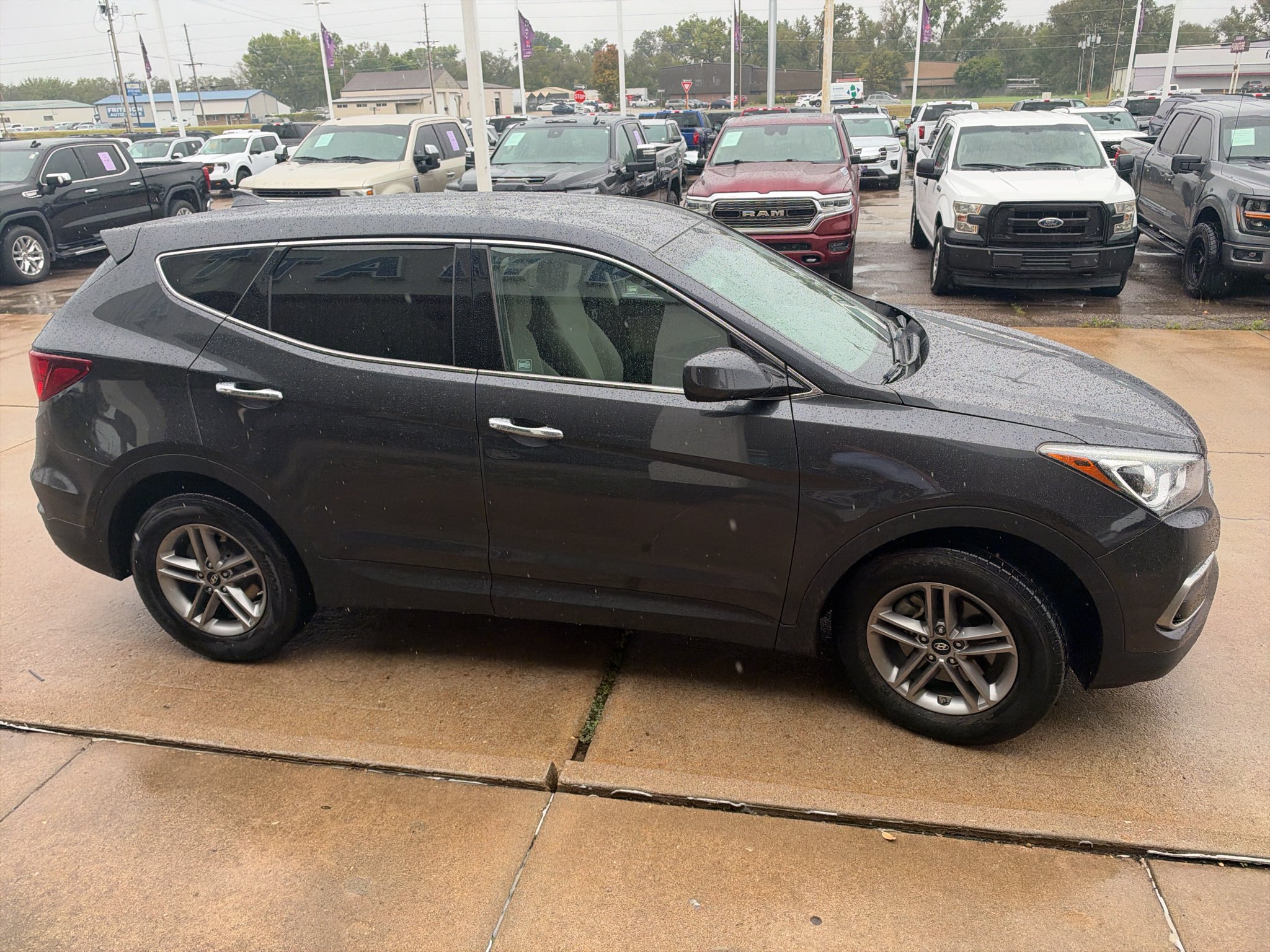 Used 2017 Platinum Graphite Hyundai 2.4L image 5