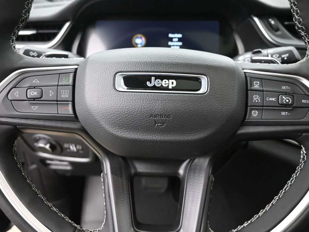 Used 2025 Gray Jeep Laredo X image 20