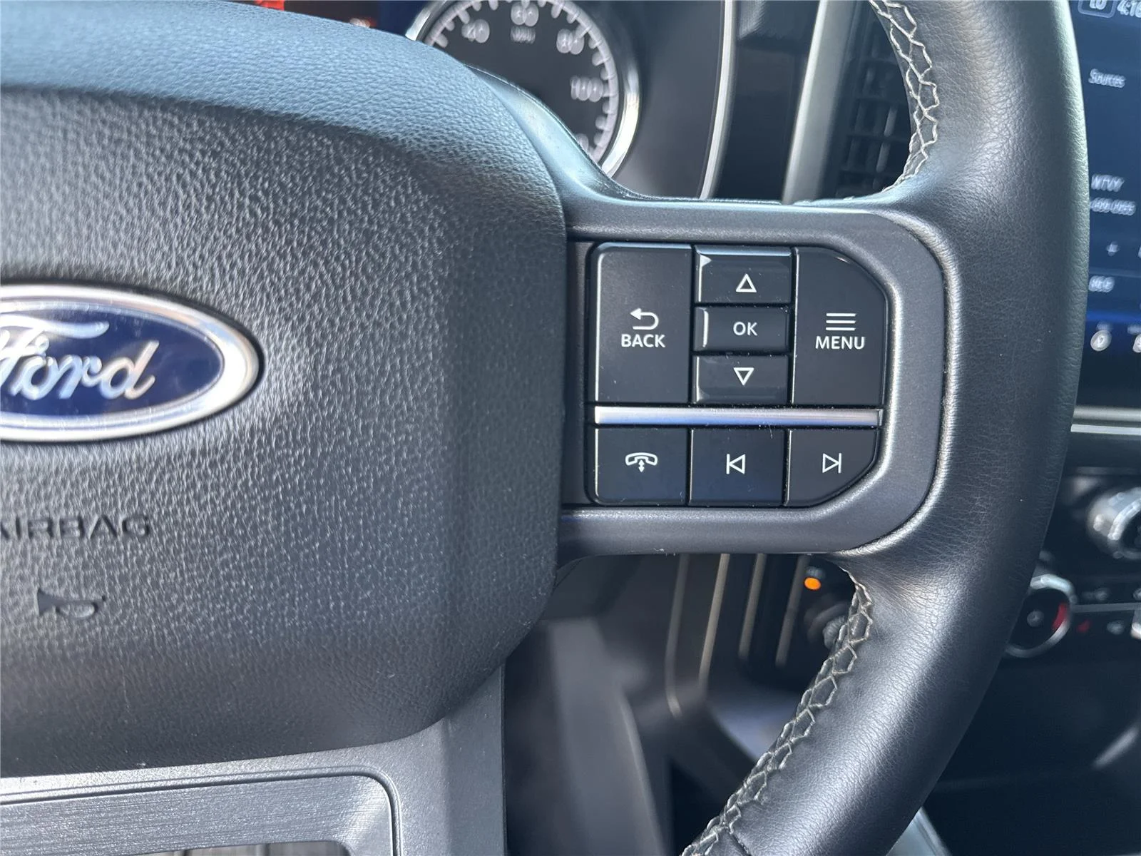 Used 2023 Agate Black Ford XLT image 22