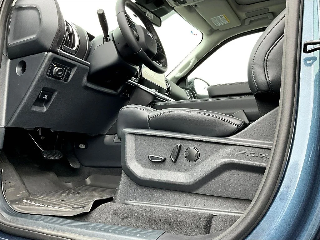New 2027 Nocturnal Blue Metallic Ford MAX Platinum image 41