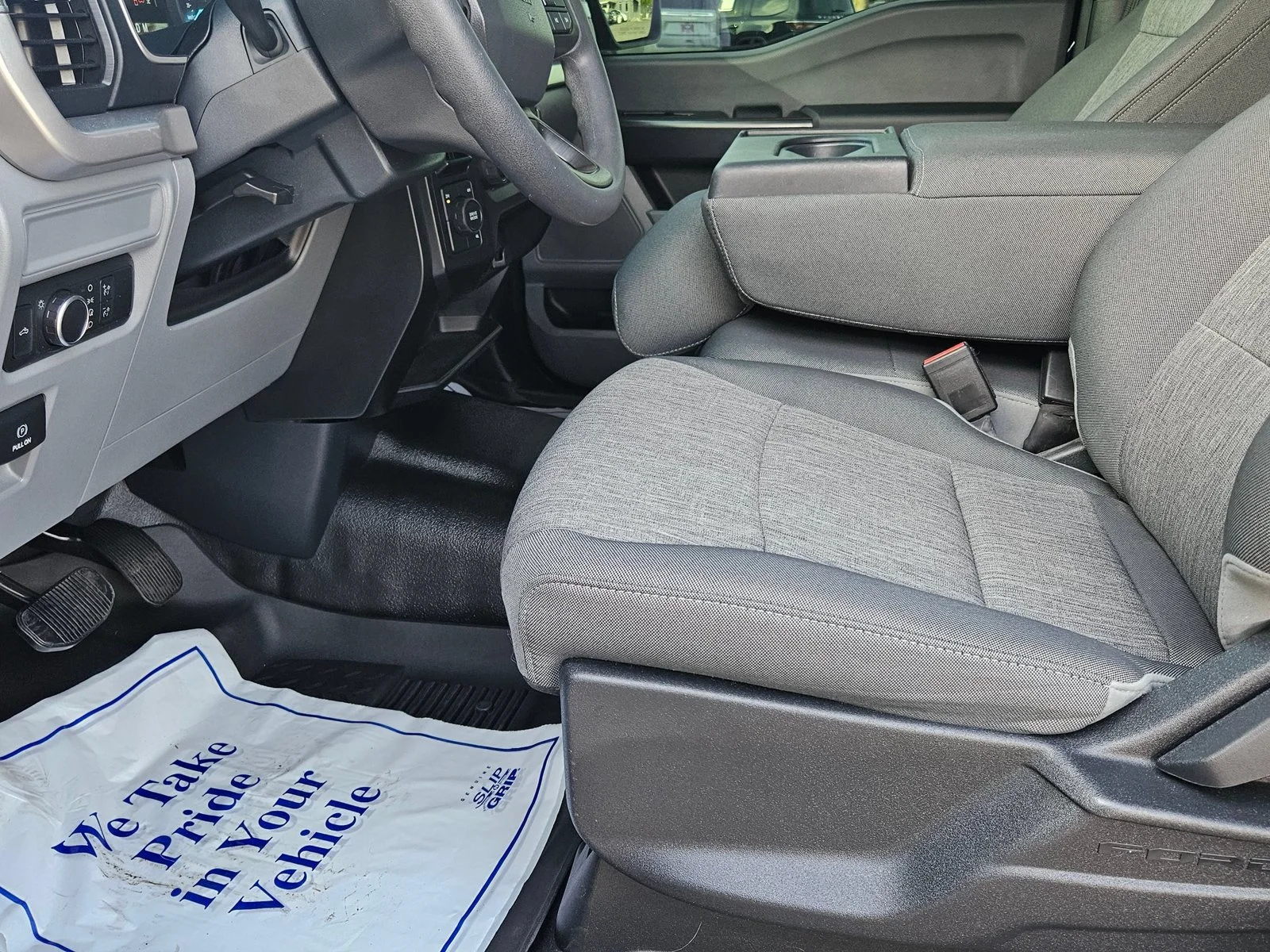 Used 2022 Antimatter Blue Metallic Ford XL image 15