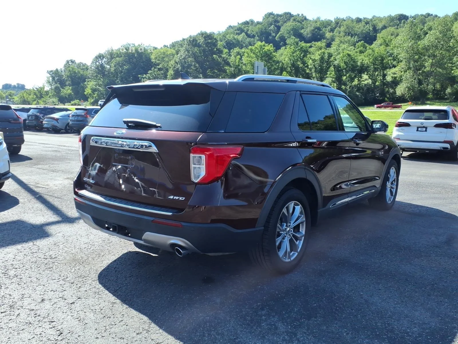 Used 2022 Burgundy Velvet Metallic Tinted Clearcoat Ford Limited image 6