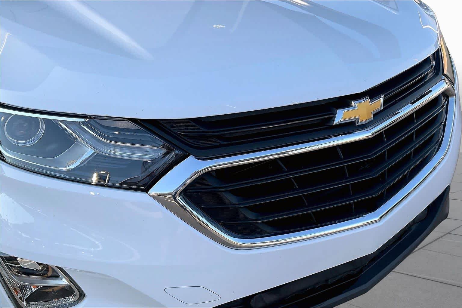 Used 2018 SUMMIT WHITE Chevrolet LS image 29