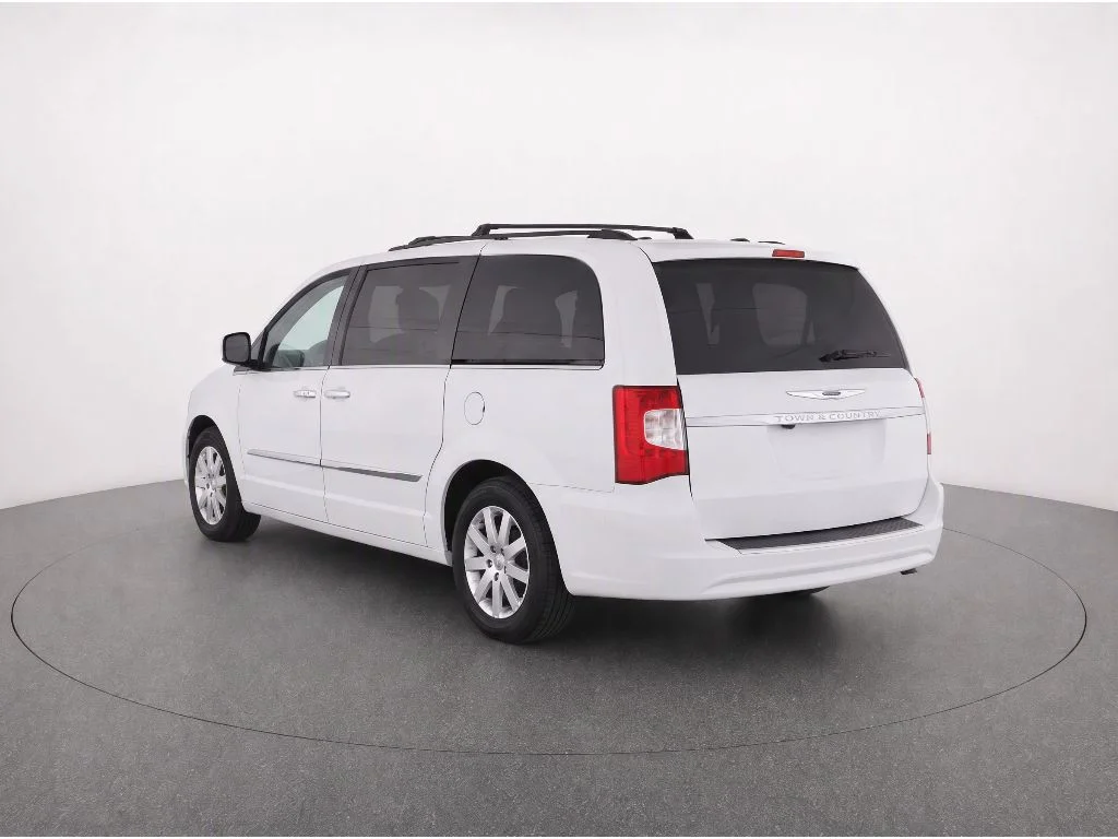 Used 2016 White Chrysler Touring image 3