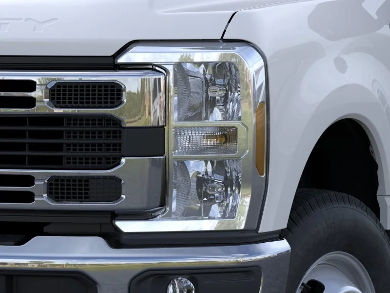 New 2026 Oxford White Ford F-350® XLT image 18