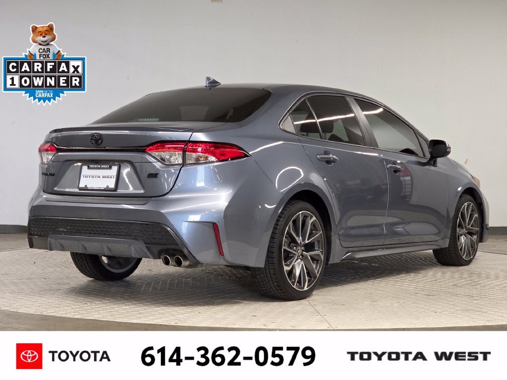 Used 2022  Toyota SE image 7