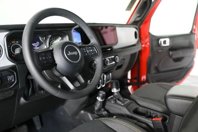 Used 2025 Red Jeep Sport S image 14