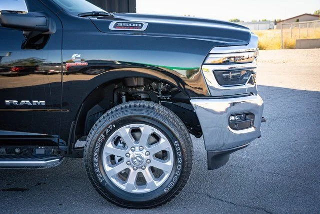 2026 RAM 3500 Laramie - Photo 5
