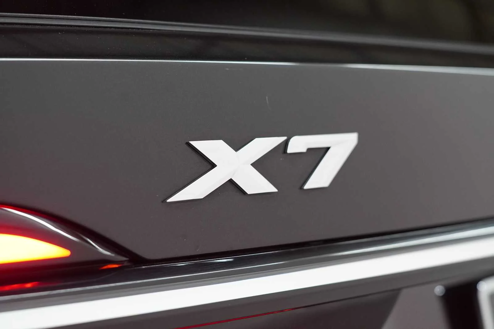 Certified Used 2026 Black Sapphire Metallic BMW xDrive40i image 9