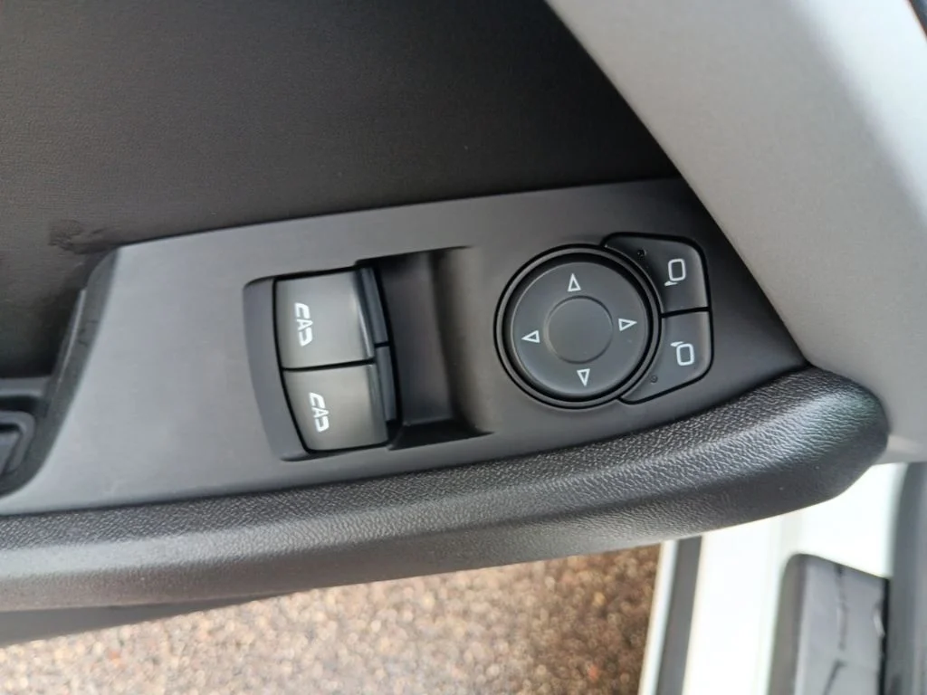 Used 2021 Summit White Chevrolet 1LT image 15