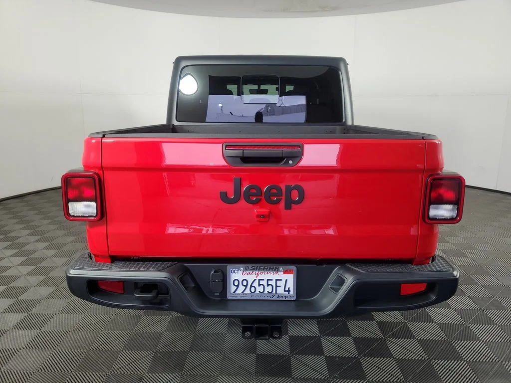 Used 2023 Red Jeep Sport S image 5