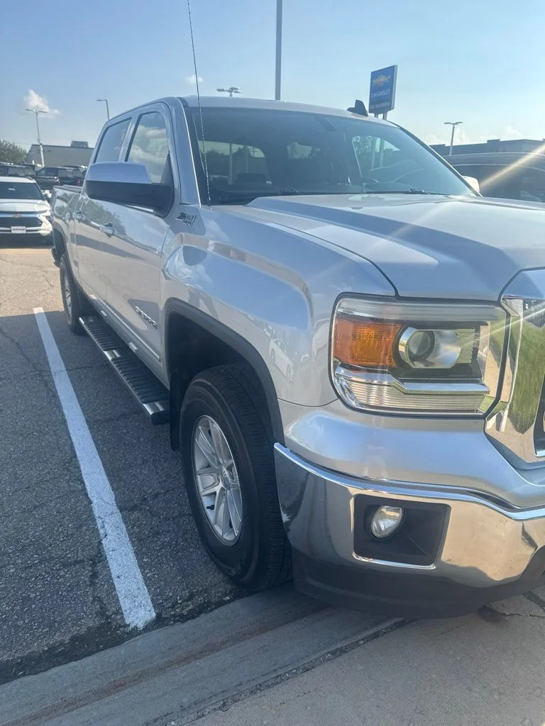 Used 2015 Silver GMC SLE image 6