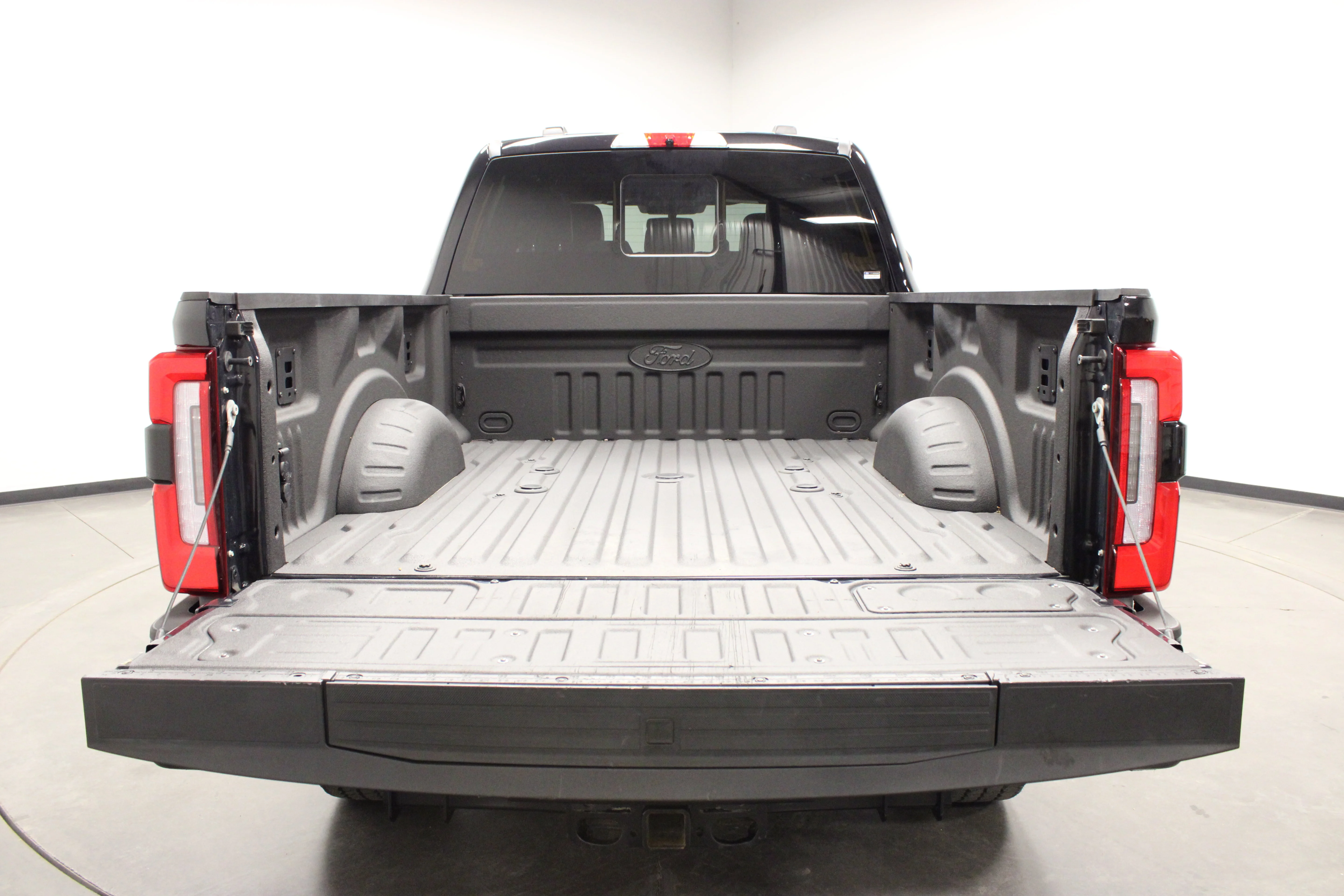 Used 2026 Agate Black Metallic Ford Platinum image 15