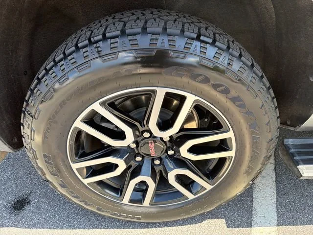 Used 2023 Sterling Metallic GMC AT4 image 17