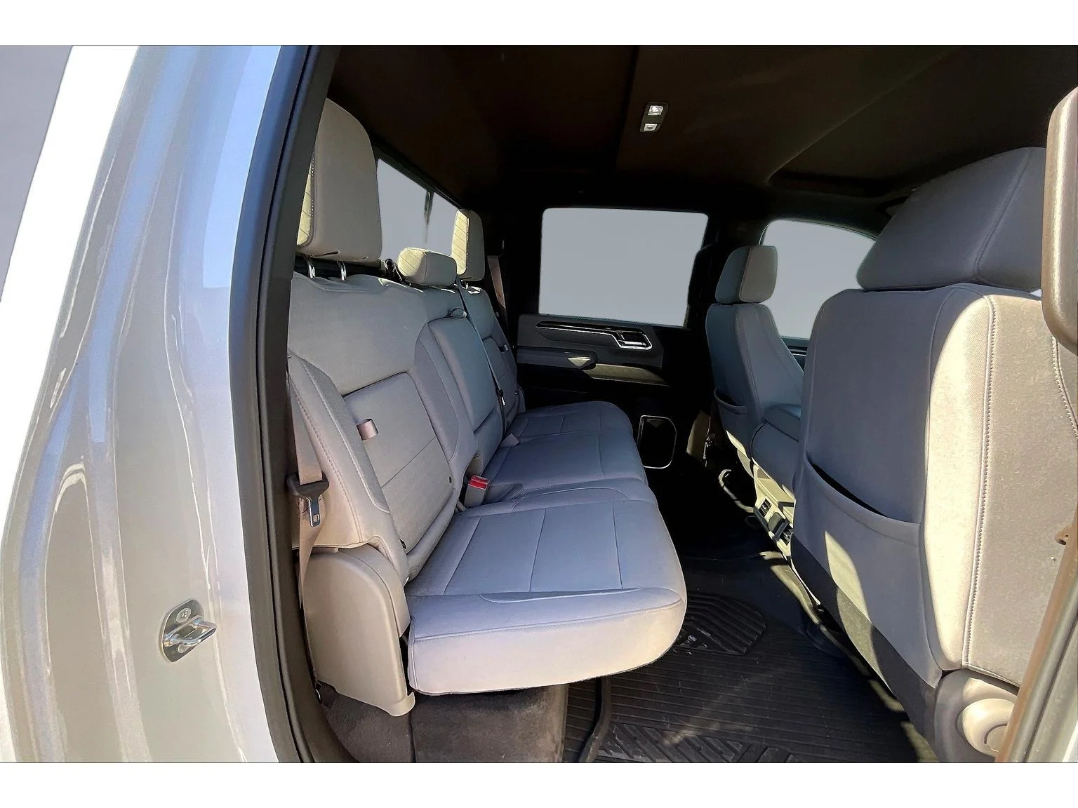 Used 2024 Summit White Chevrolet LT image 19