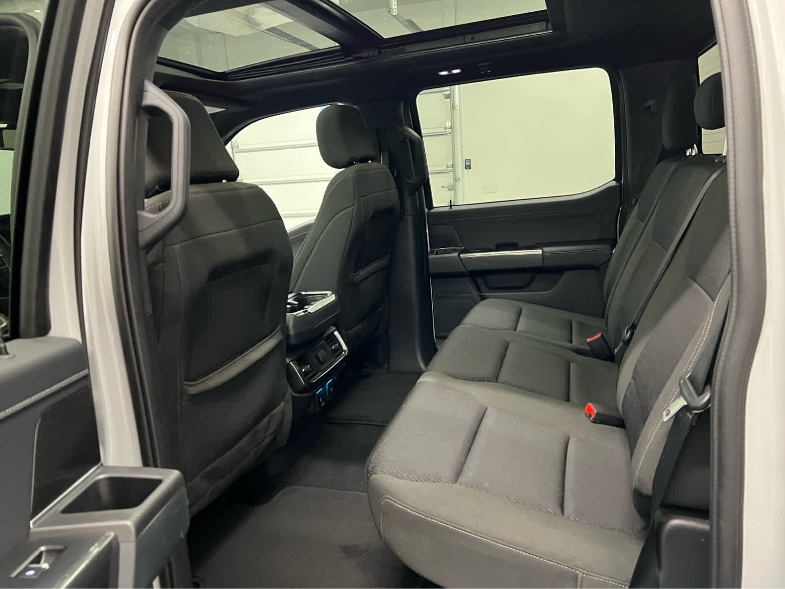 Used 2023 Avalanche Gray Ford XLT image 17