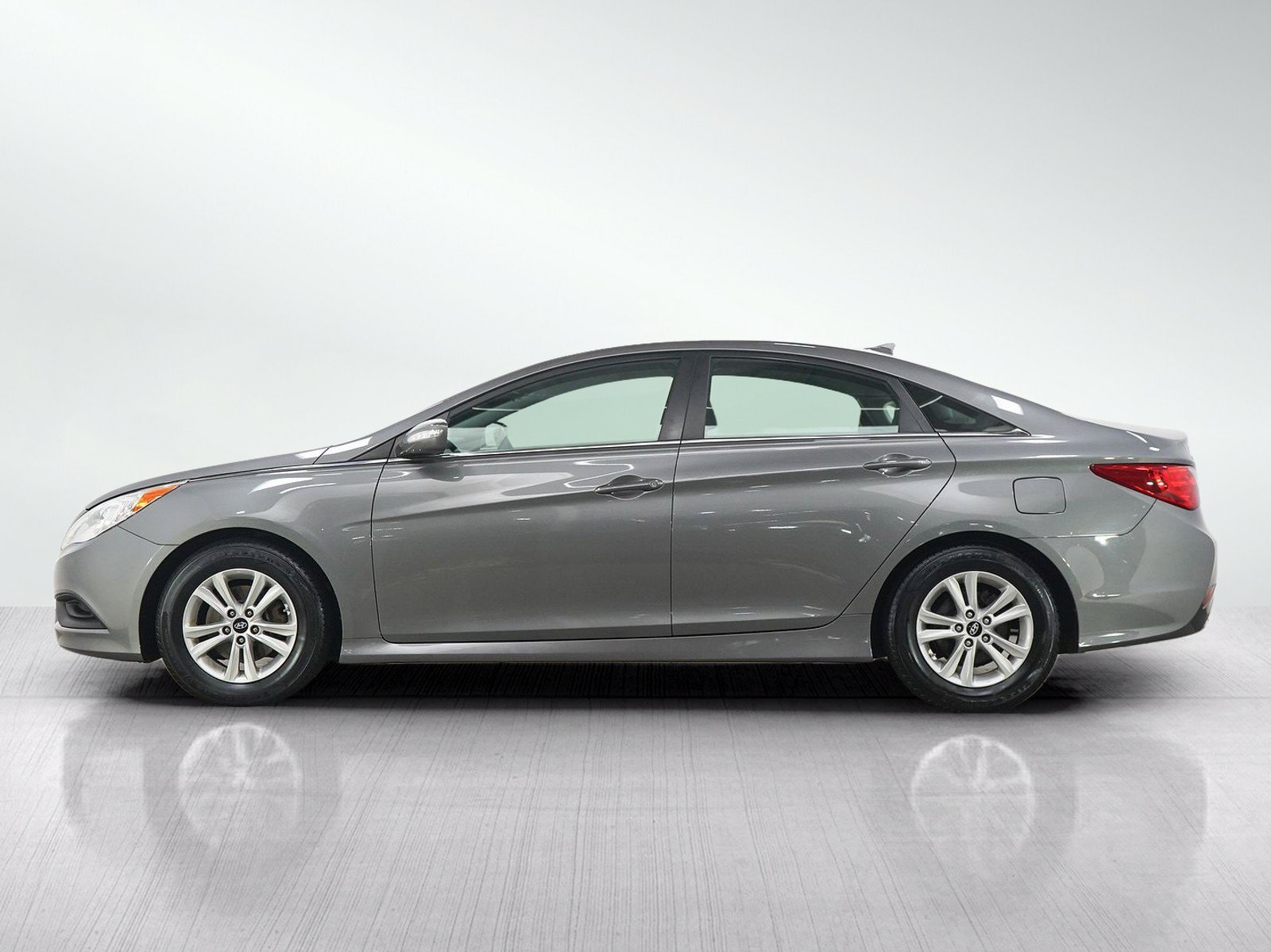 Used 2014 Hyundai Sonata GLS with VIN 5NPEB4AC3EH821314 for sale in South Saint Paul, Minnesota