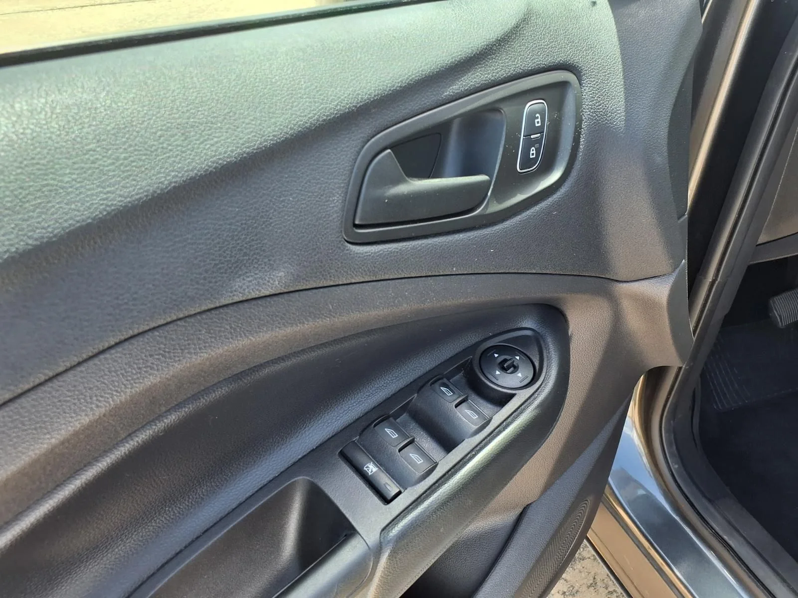 Used 2019 Gray Ford S image 14
