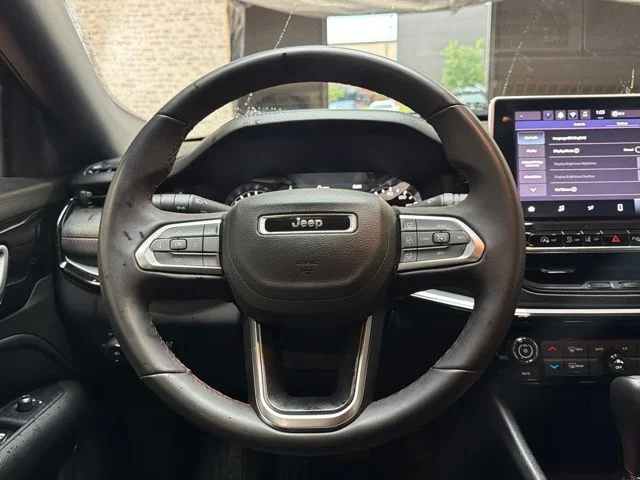 Used 2024 Diamond Black Crystal Pearlcoat Jeep Trailhawk image 19