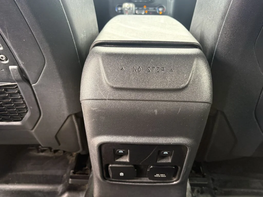 Used 2024 Oxford White Ford Black Diamond image 24