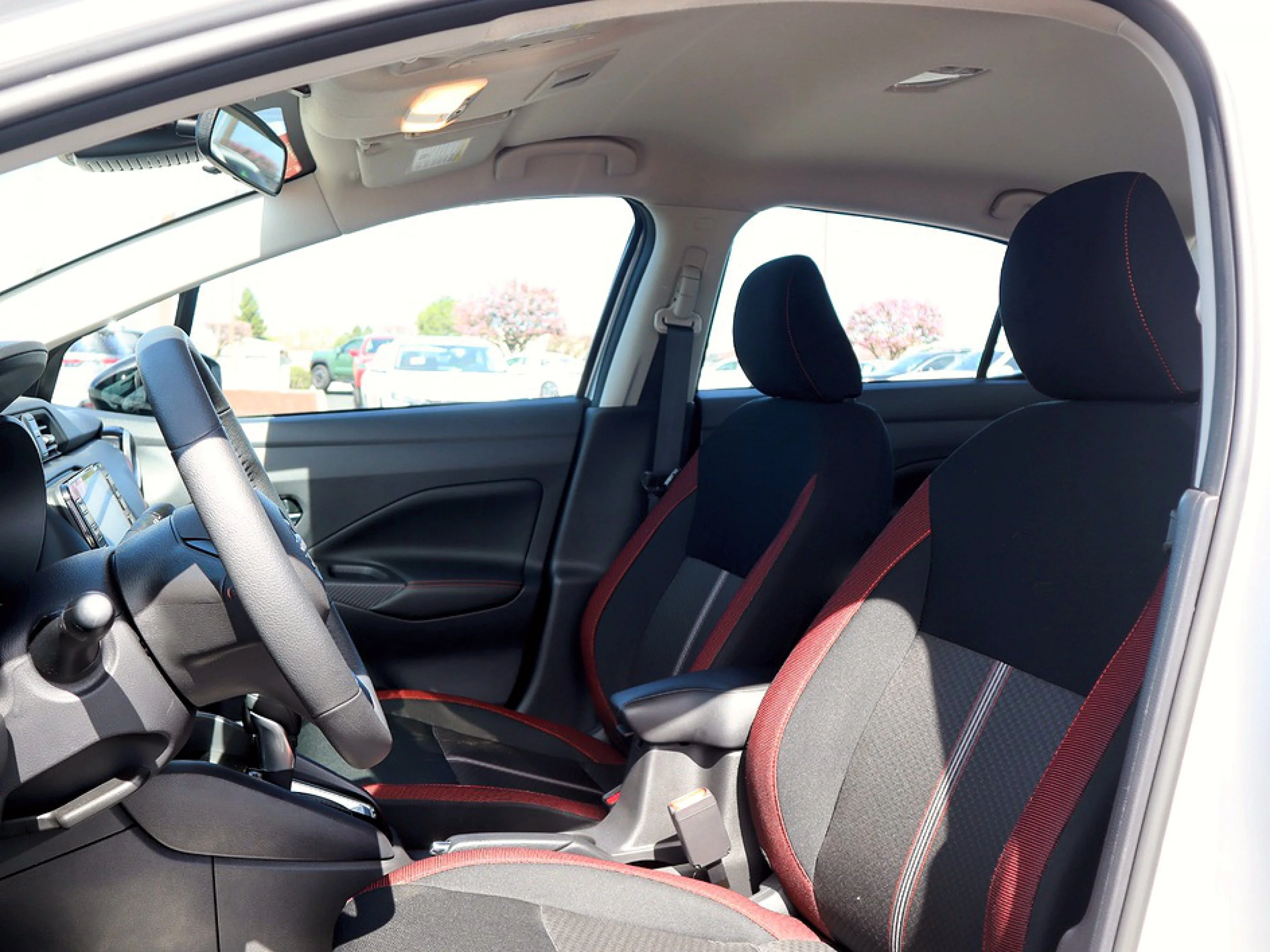 2025 Nissan Versa Sedan SR - Photo 10