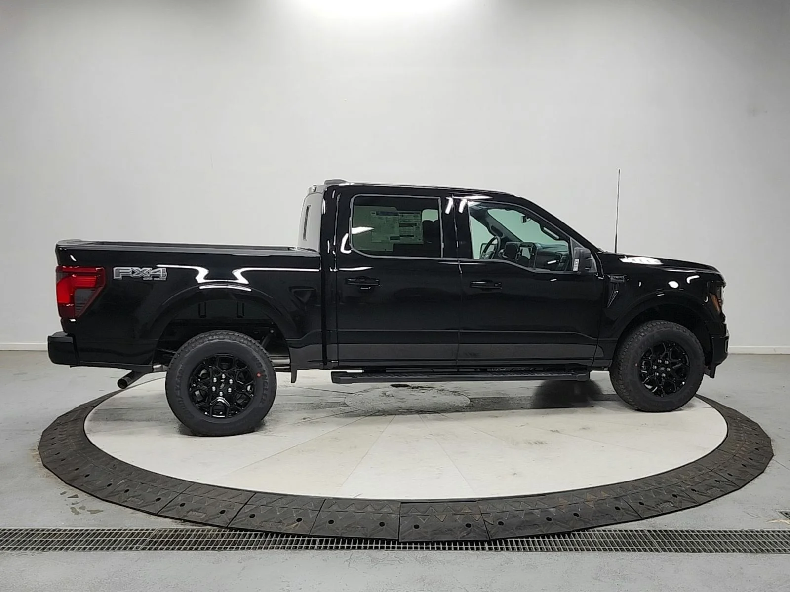 New 2026 Agate Black Metallic Ford XLT image 8
