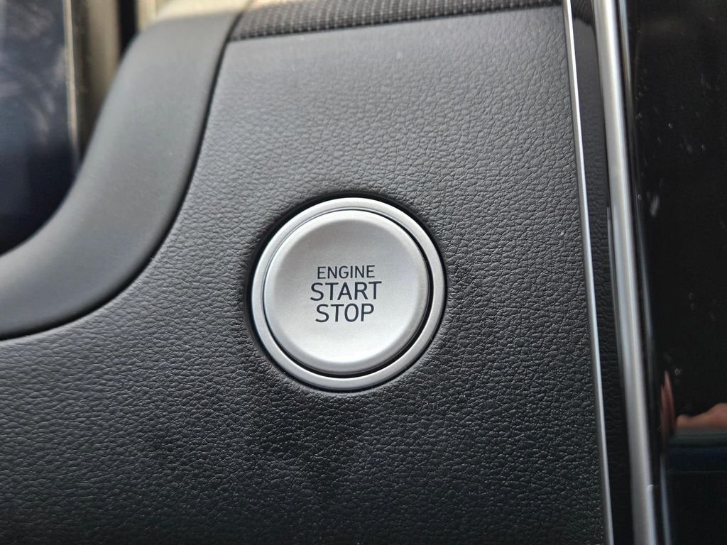 Used 2024 Gray Hyundai SEL image 26
