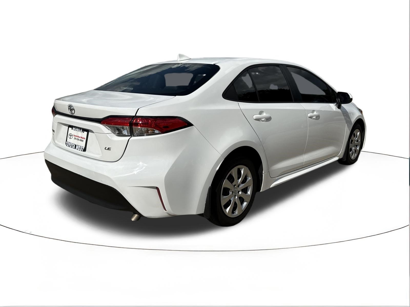 Used 2025 Ice Cap Toyota LE image 3