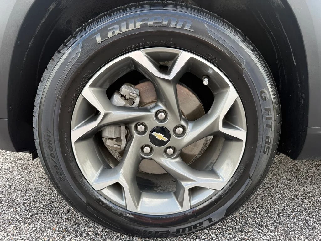 Used 2025 Gray Chevrolet LT image 24