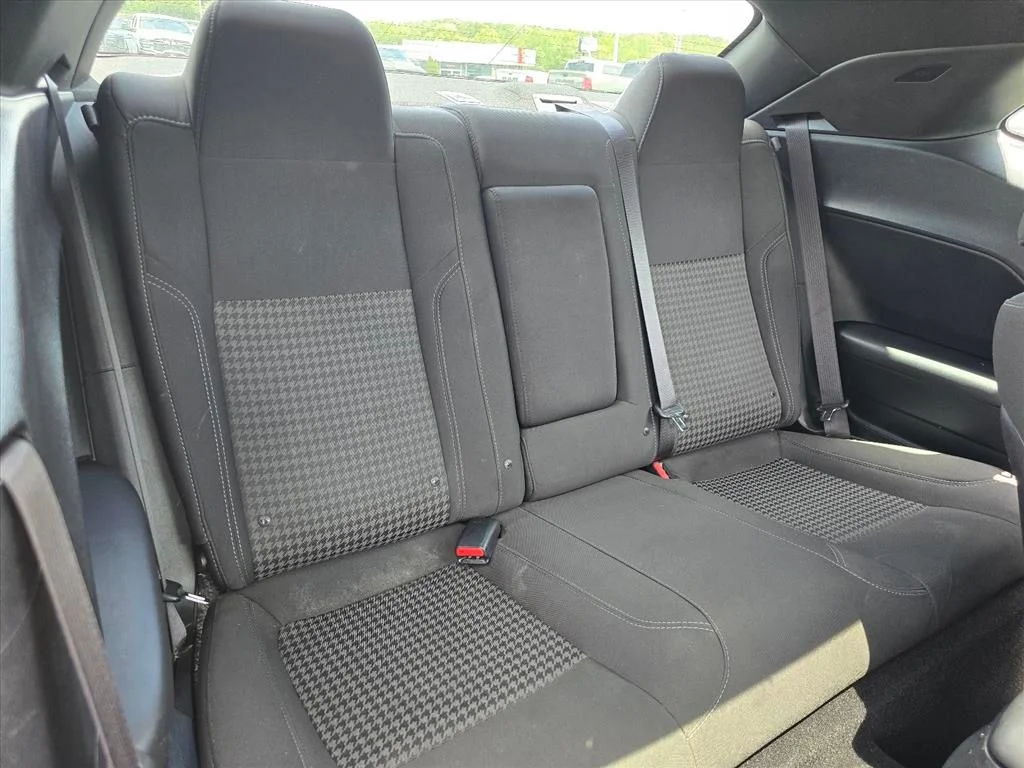 Used 2019 Black Dodge SXT image 14